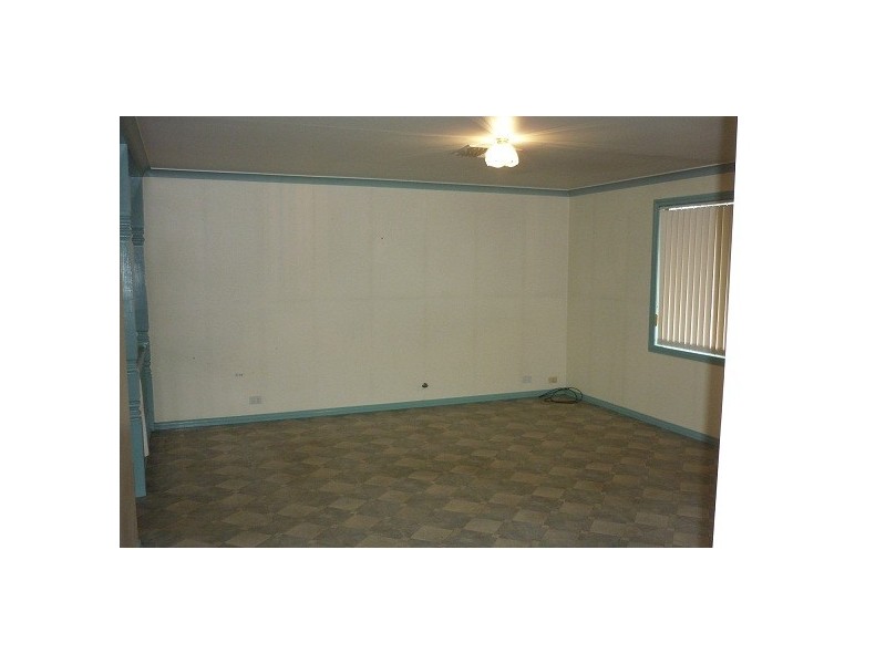 80 Kitchener Road, Merredin WA 6415