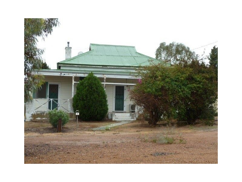 16 Macdonald Street, Quairading WA 6383