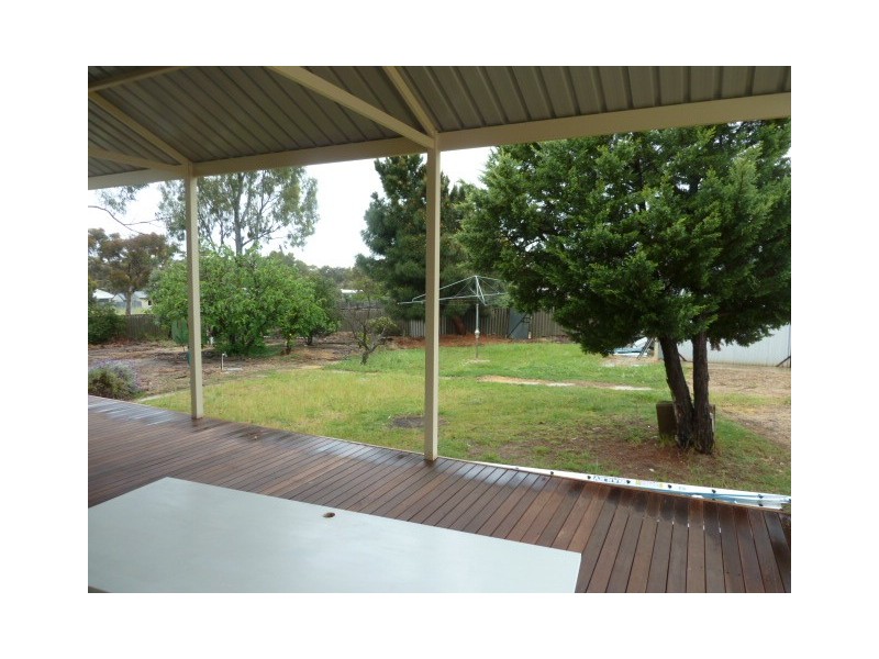 16 Macdonald Street, Quairading WA 6383