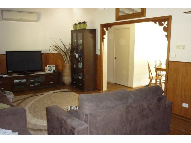 13 Lukin Street, Merredin WA 6415