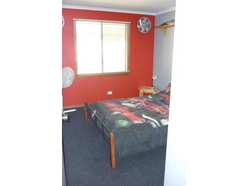 13 Lukin Street, Merredin WA 6415