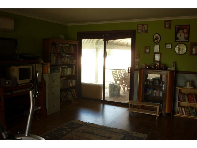 13 Lukin Street, Merredin WA 6415