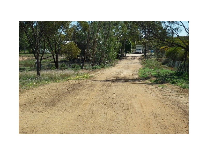13 Lukin Street, Merredin WA 6415