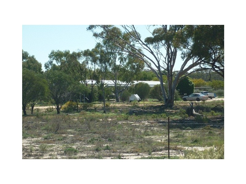 13 Lukin Street, Merredin WA 6415