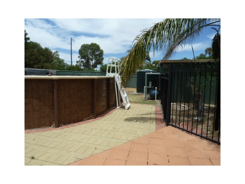 9 Ashton Street, Quairading WA 6383