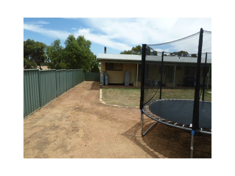 9 Ashton Street, Quairading WA 6383