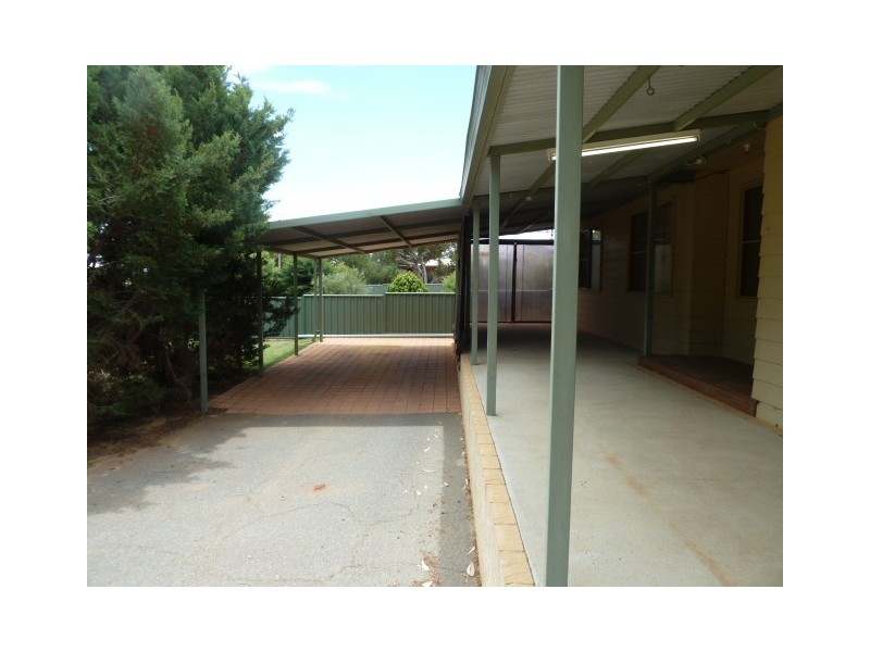 9 Ashton Street, Quairading WA 6383