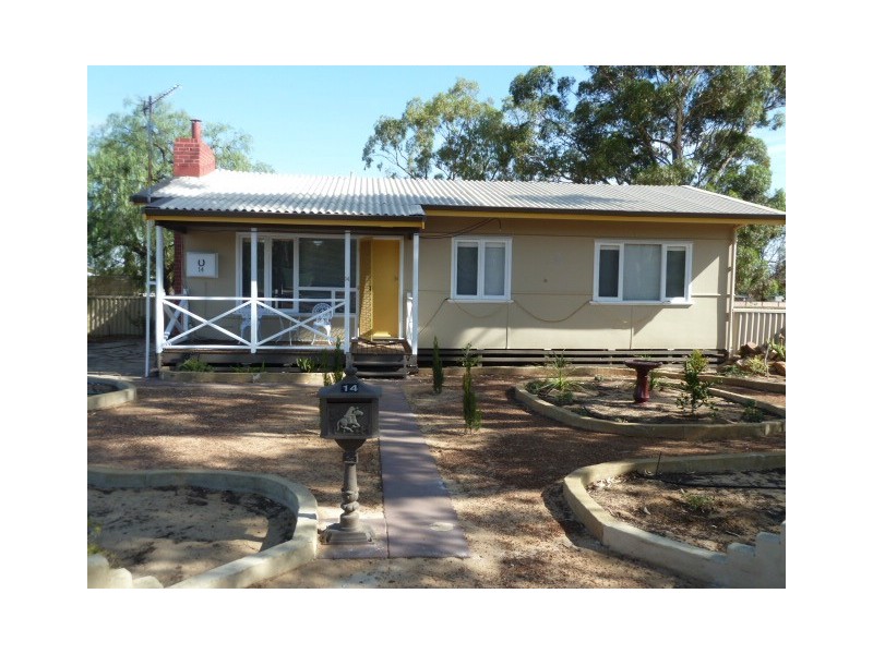 14 Charlton Street, Quairading WA 6383