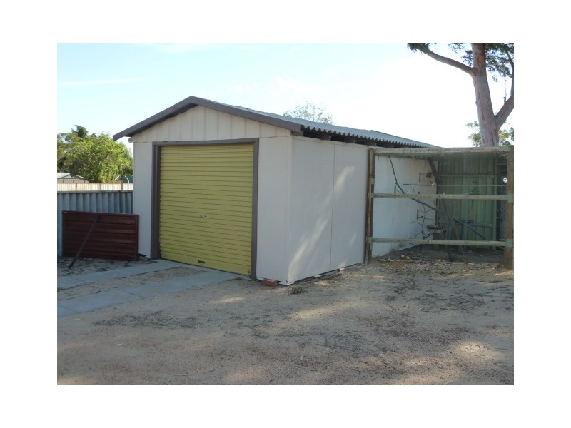 14 Charlton Street, Quairading WA 6383