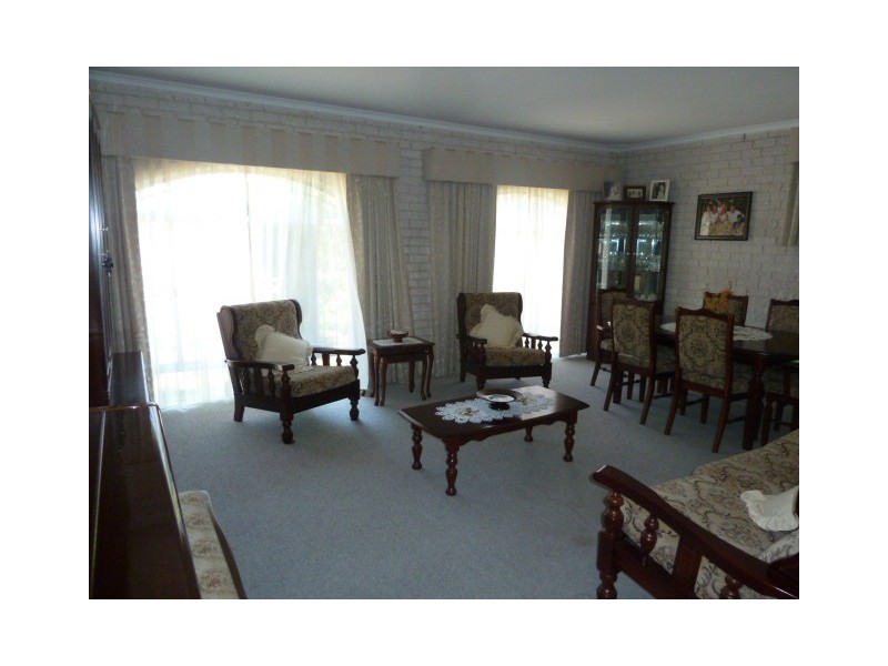 11 and 13 Powell Crescent, Quairading WA 6383