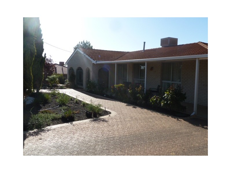 11 and 13 Powell Crescent, Quairading WA 6383