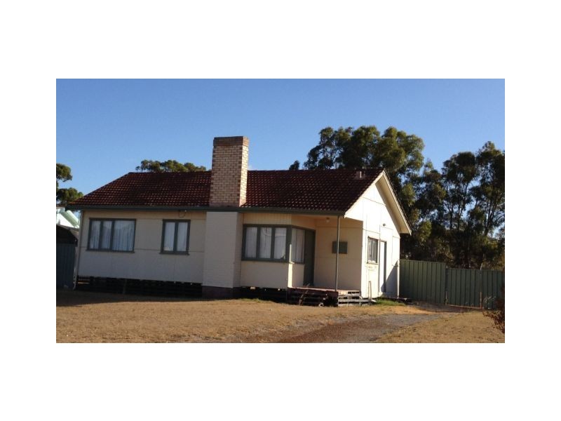 25 House Street, Gnowangerup WA 6335