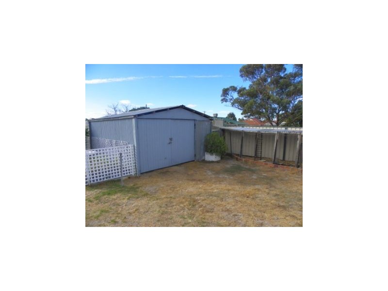 11 Quinn Street, Gnowangerup WA 6335