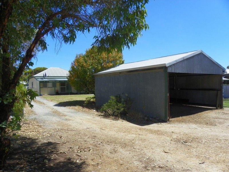 9 Aylmore Street, Gnowangerup WA 6335