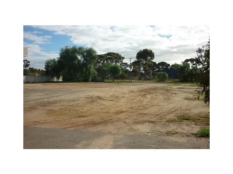 41 – 45 Bates Street, Merredin WA 6415