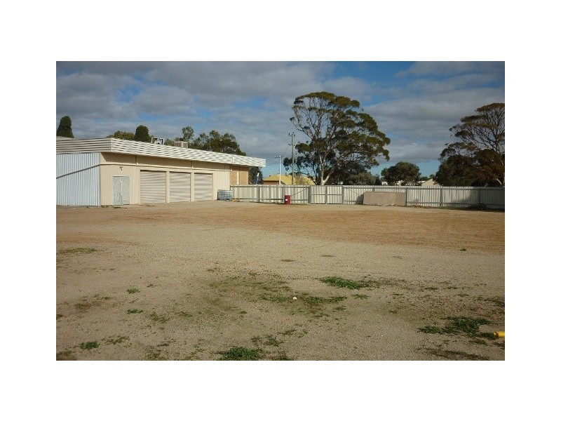 41 – 45 Bates Street, Merredin WA 6415
