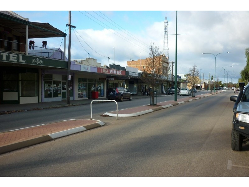 68 Barrack Street, Merredin WA 6415