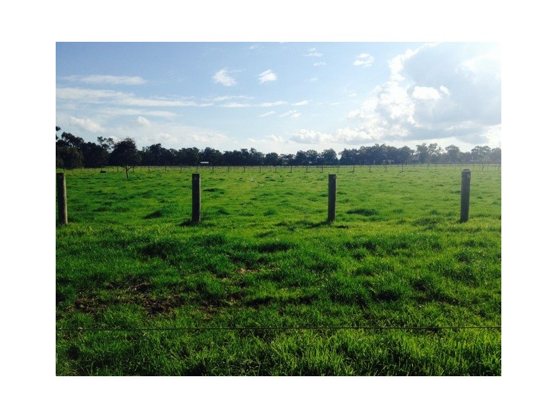 92 Sixth Street, Harvey WA 6220