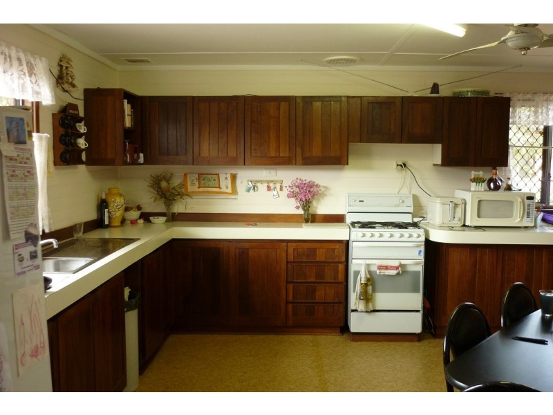 4 Ellis Road, Merredin WA 6415