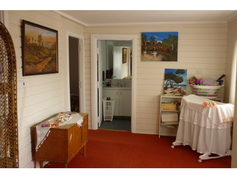 4 Ellis Road, Merredin WA 6415