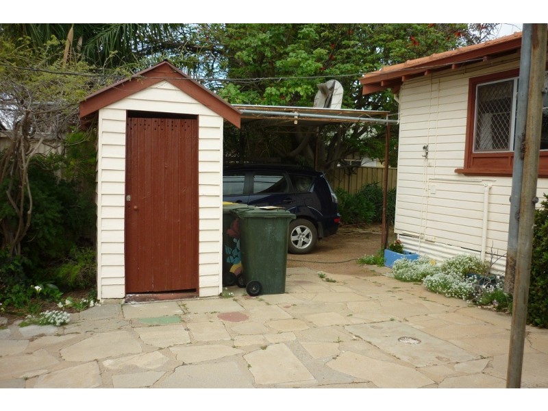 4 Ellis Road, Merredin WA 6415