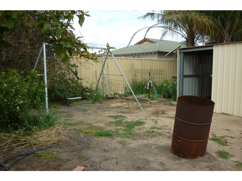 4 Ellis Road, Merredin WA 6415