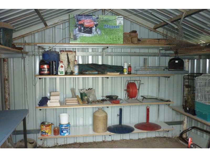 4 Ellis Road, Merredin WA 6415