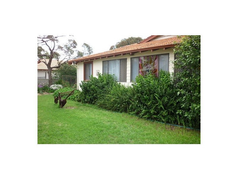 4 Ellis Road, Merredin WA 6415