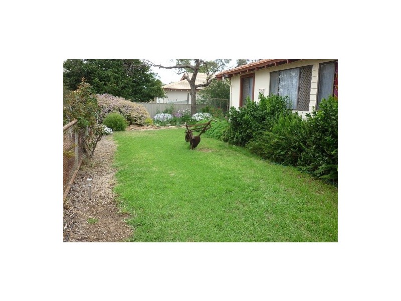 4 Ellis Road, Merredin WA 6415