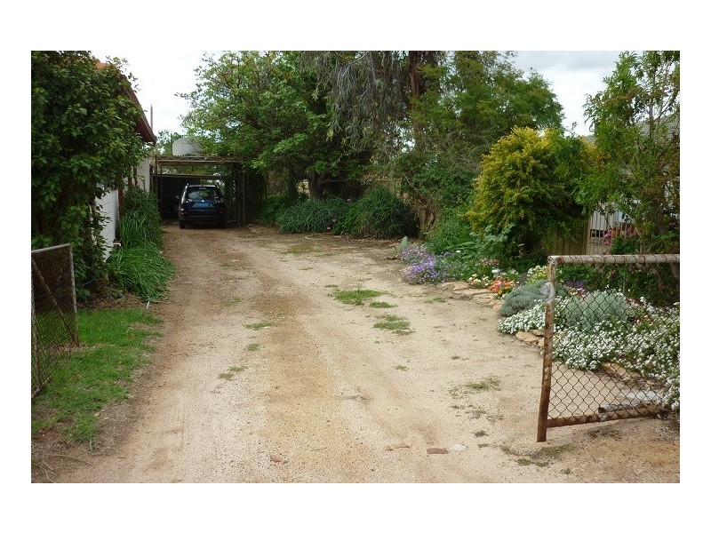 4 Ellis Road, Merredin WA 6415