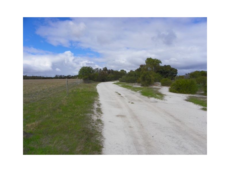 ‘Sarlog Farm’ Foster Road, Ongerup WA 6336