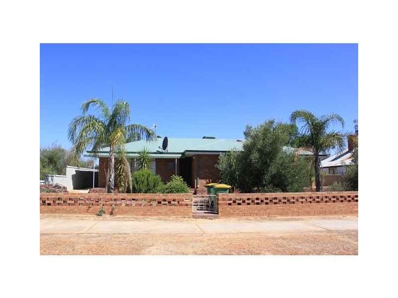 27 Goldfields Road, Dowerin WA 6461