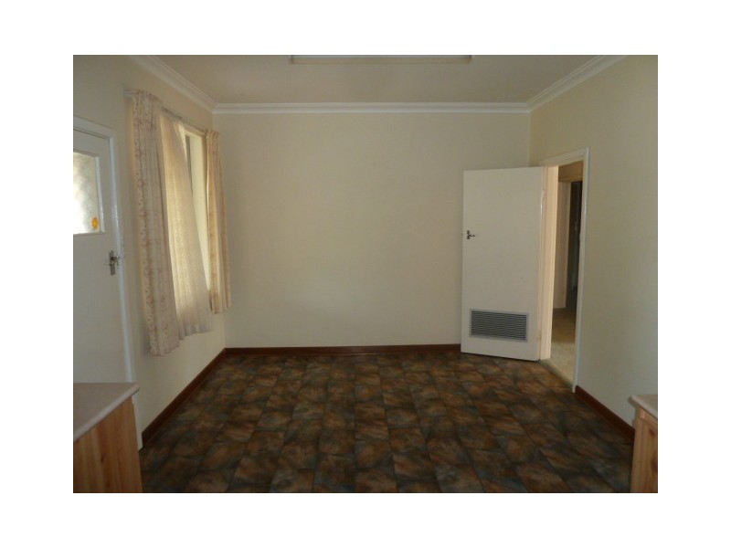 16 Forrest Street, Quairading WA 6383