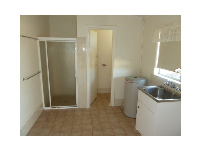 16 Forrest Street, Quairading WA 6383