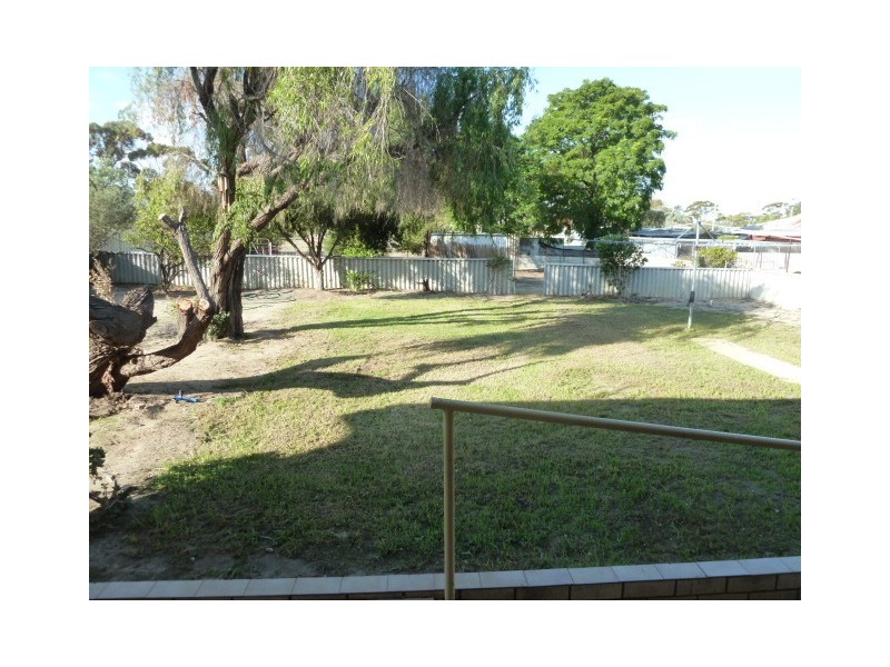 16 Forrest Street, Quairading WA 6383