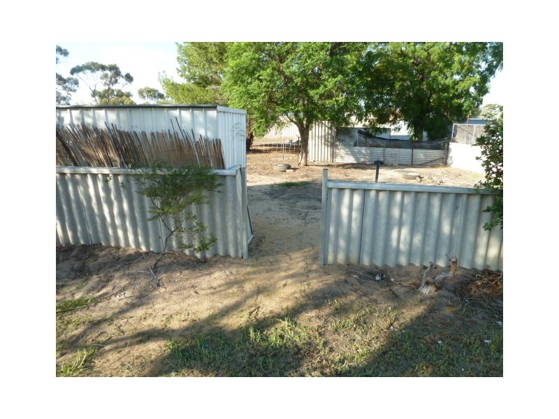 16 Forrest Street, Quairading WA 6383
