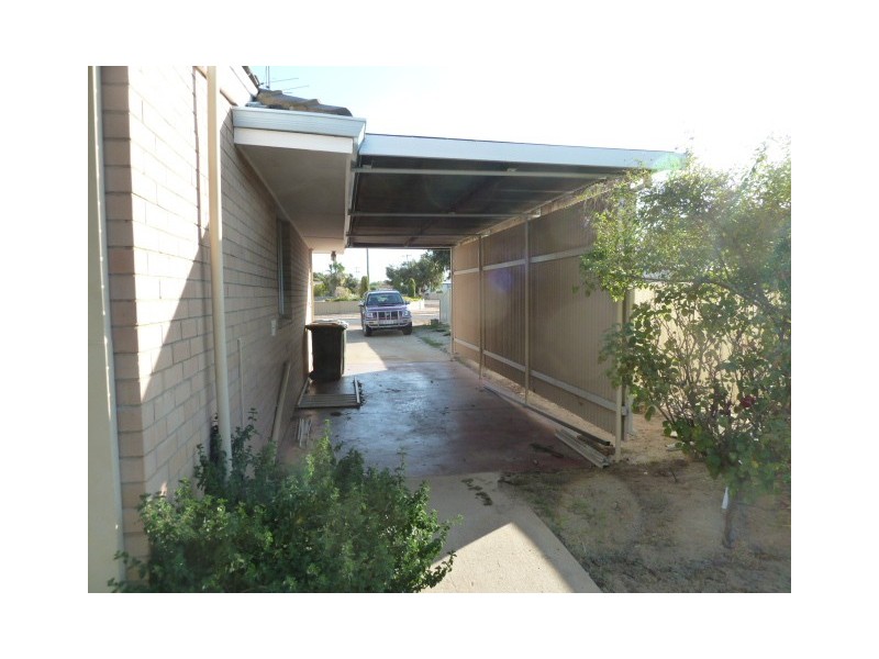 16 Forrest Street, Quairading WA 6383