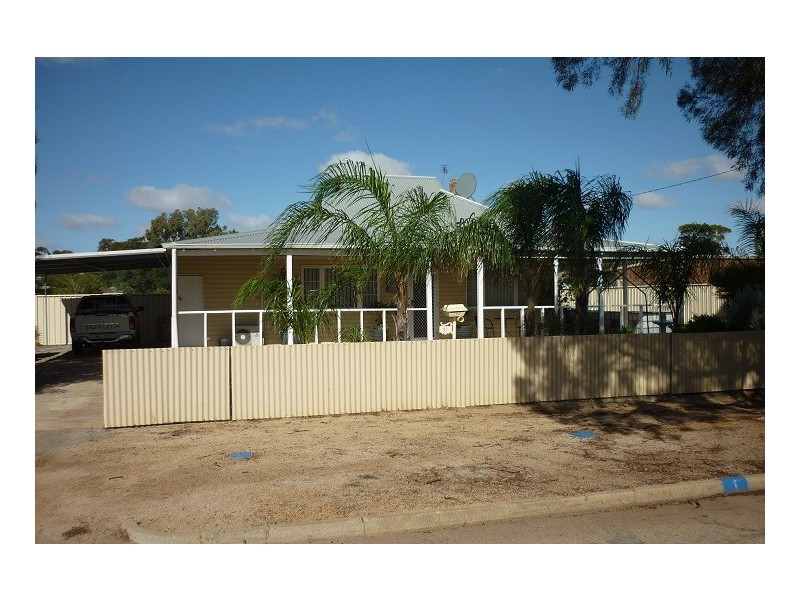 37 Growden Street, Merredin WA 6415