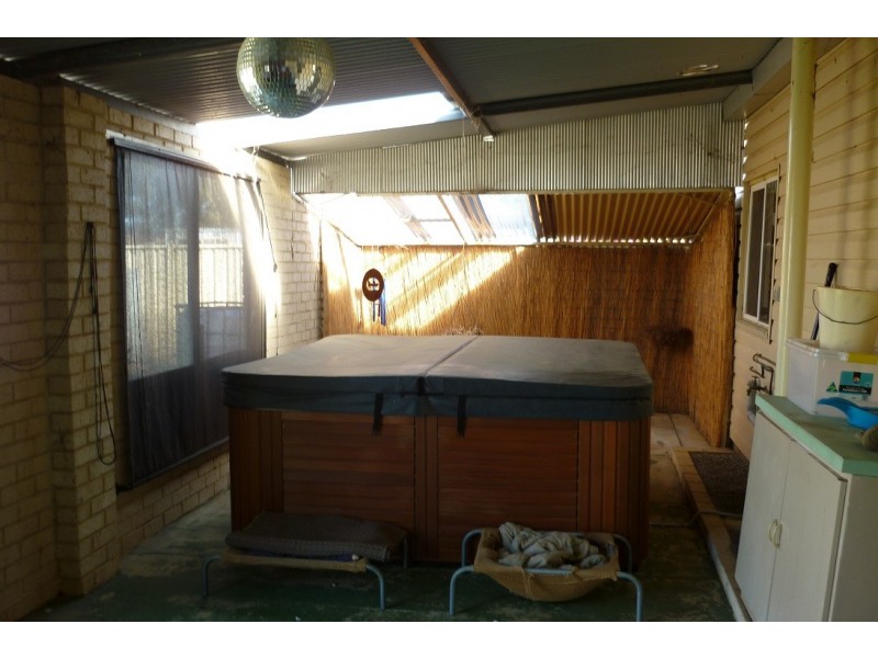 37 Growden Street, Merredin WA 6415