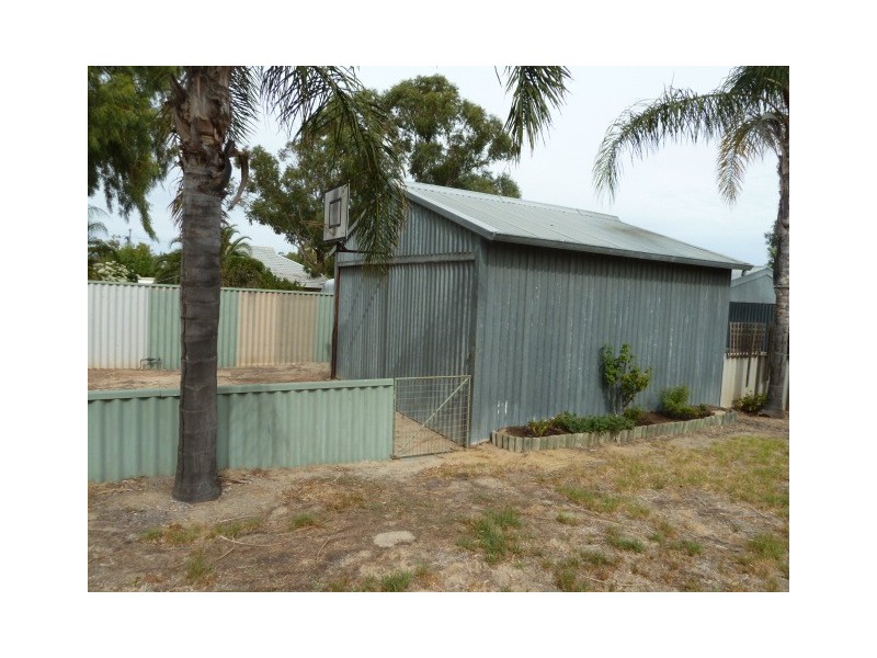 4 Avon Street, Quairading WA 6383