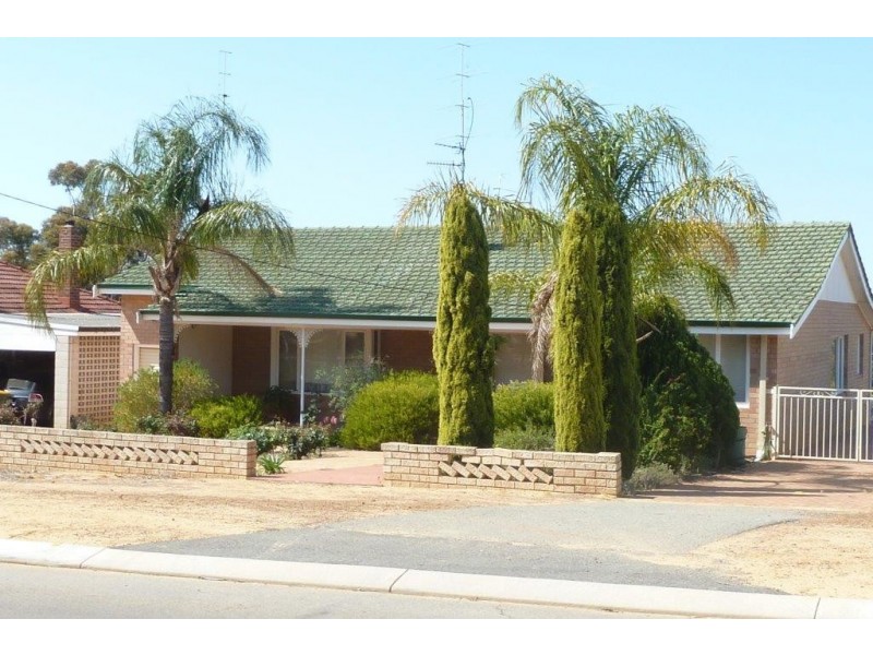 84 McLennan Street, Quairading WA 6383