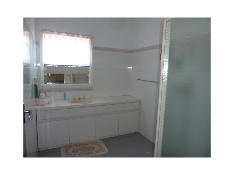 84 McLennan Street, Quairading WA 6383