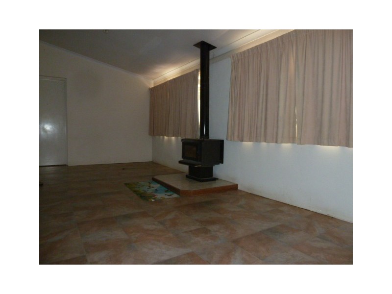 84 McLennan Street, Quairading WA 6383