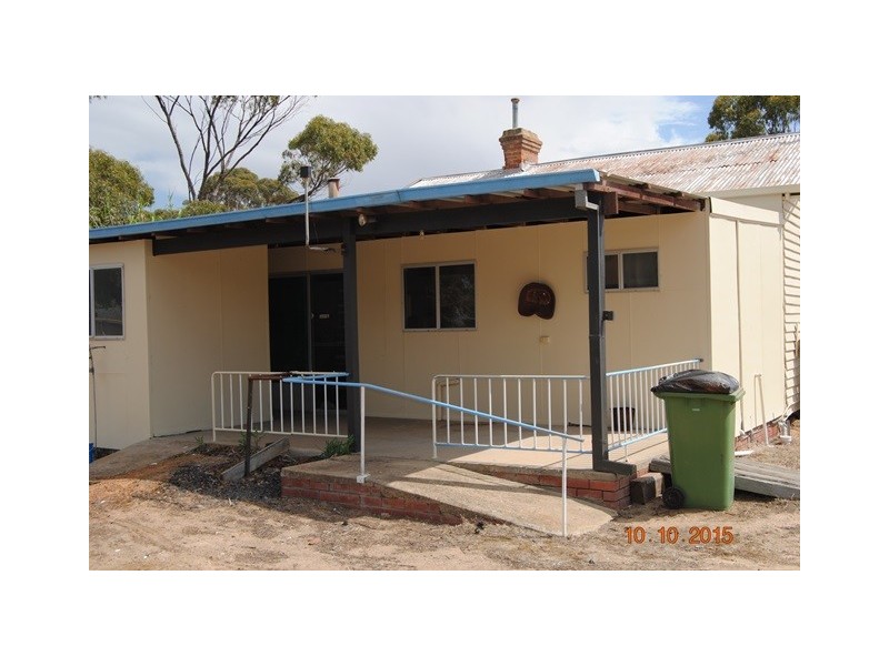 34-36 Roberts Street, Yealering WA 6372