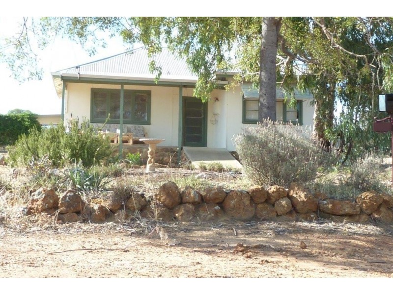 65 Coraling Street, Quairading WA 6383