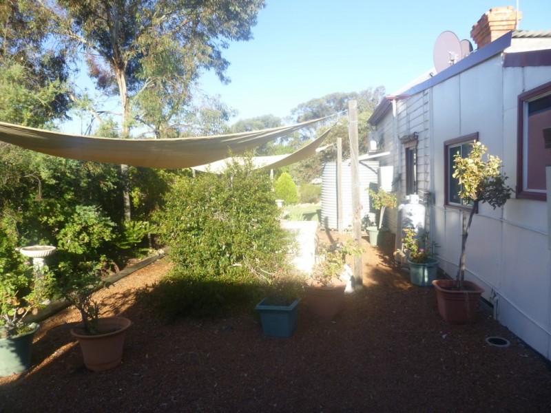 25 and 27 Wickepin Street, Wickepin WA 6370