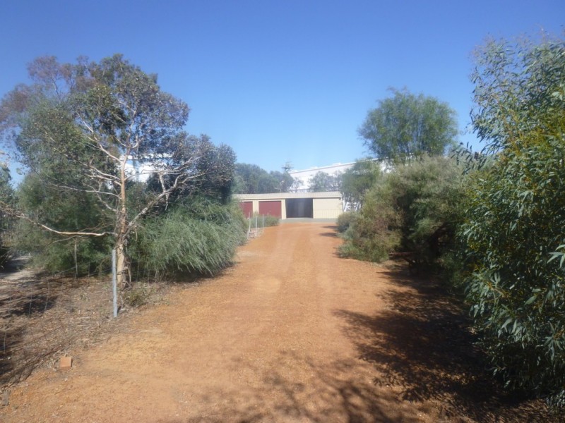 25 and 27 Wickepin Street, Wickepin WA 6370