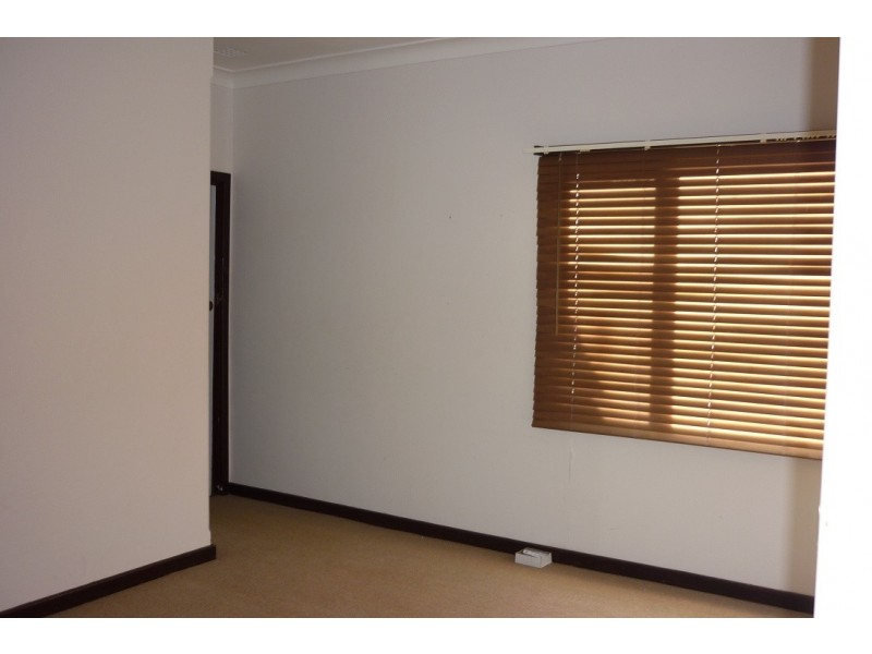 54 South Avenue, Merredin WA 6415