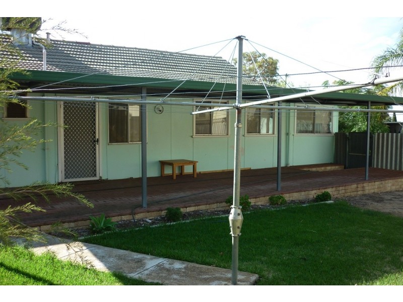 54 South Avenue, Merredin WA 6415