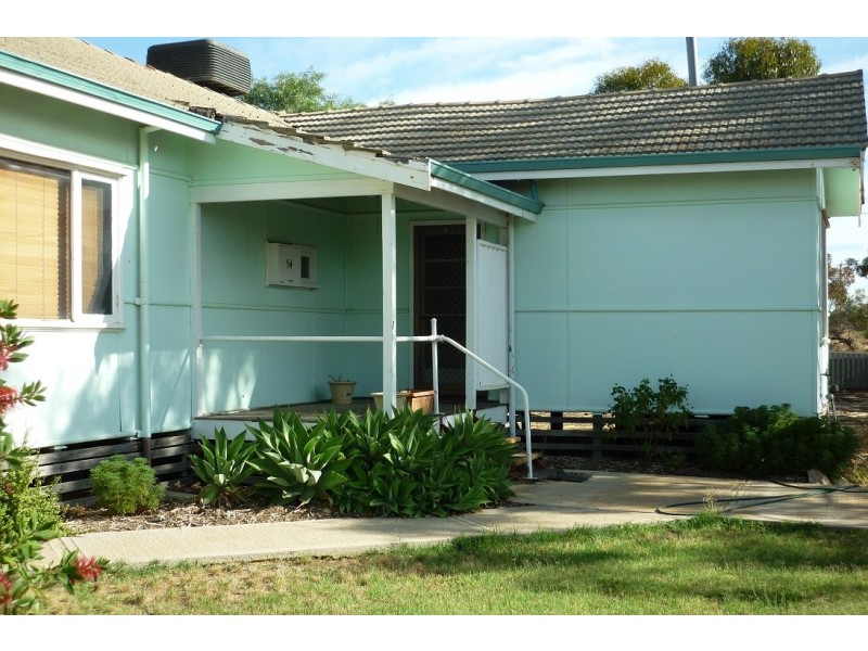 54 South Avenue, Merredin WA 6415